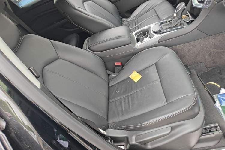 Used Cadillac SRX 2015 3.0L Comfort Version Right Front Seat