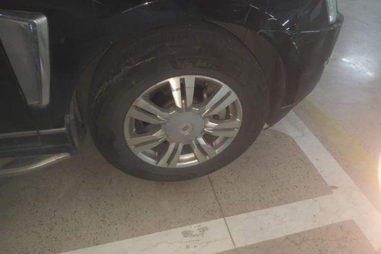 Used Cadillac SRX 2015 3.0L Comfort Version Right Front Wheel Hub