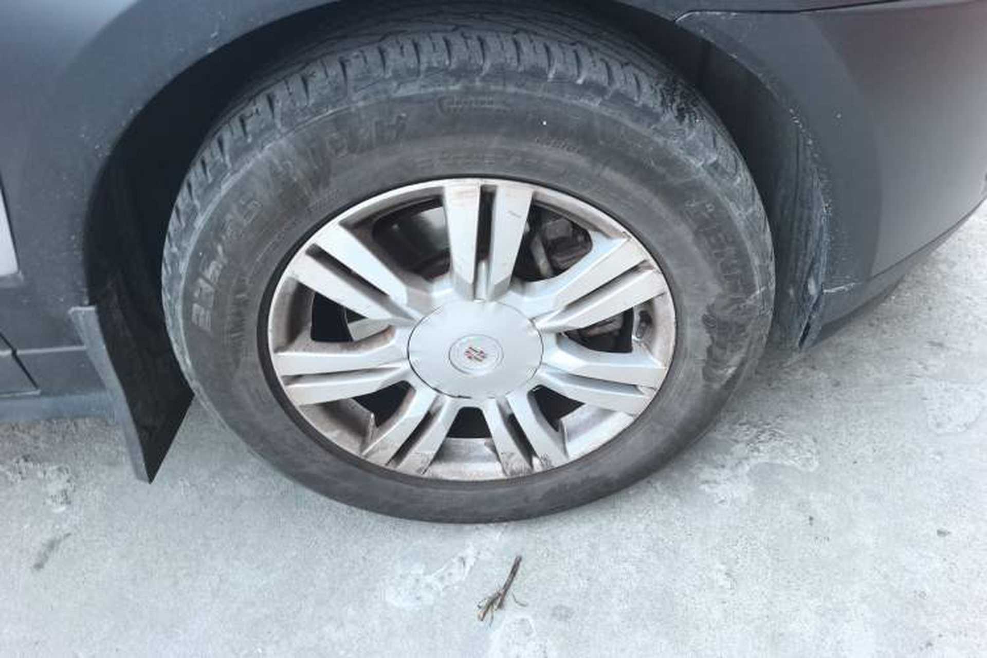 Used Cadillac SRX 2015 3.0L Elite Model Right Front Wheel Hub