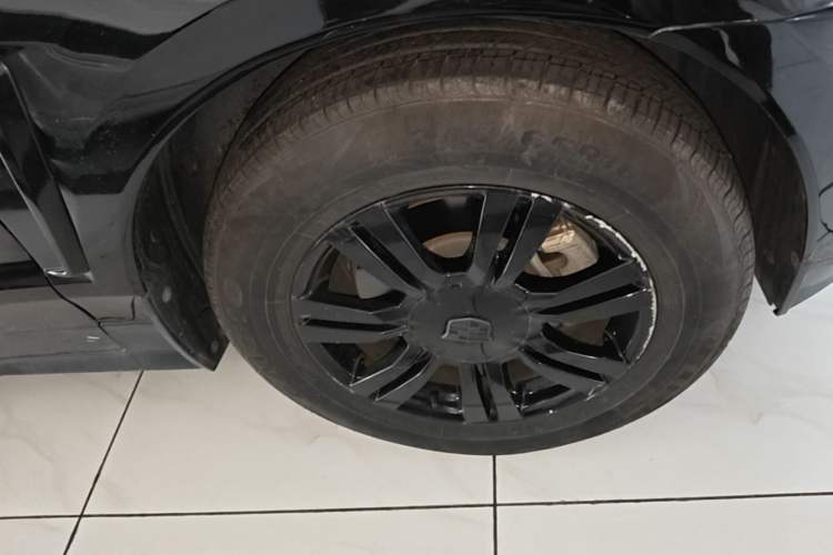 Used Cadillac SRX 2015 3.0L Elite Model Right Front Wheel Hub
