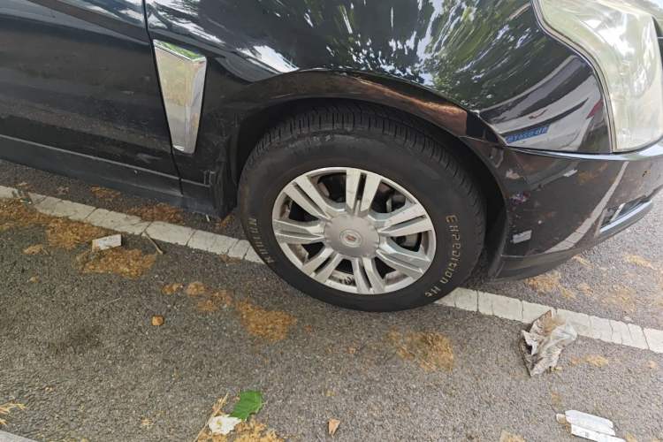 Used Cadillac SRX 2015 3.0L Comfort Version Right Front Wheel Hub