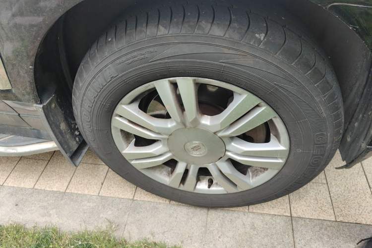 Used Cadillac SRX 2015 3.0L Elite Model Right Front Wheel Hub