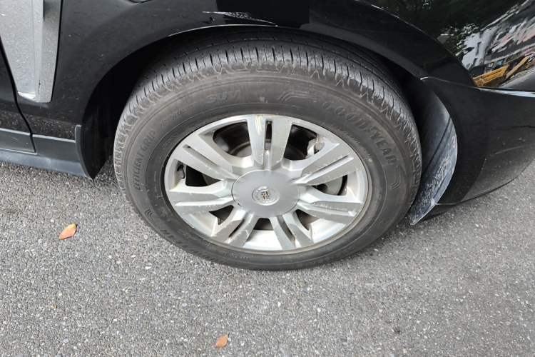 Used Cadillac SRX 2015 3.0L Elite Model Right Front Wheel Hub
