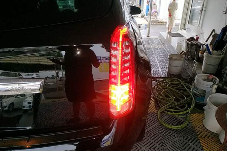 Used Cadillac SRX 2015 3.0L Leading Model Right Rear Taillight