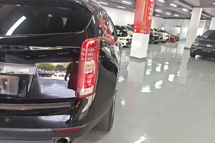Used Cadillac SRX 2015 3.0L Elite Model Right Rear Taillight