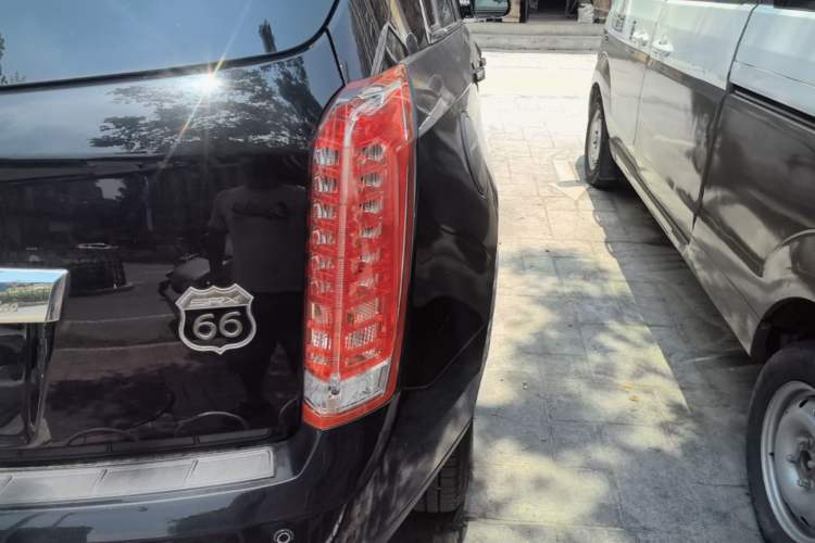 Used Cadillac SRX 2015 3.0L Comfort Version Right Rear Taillight