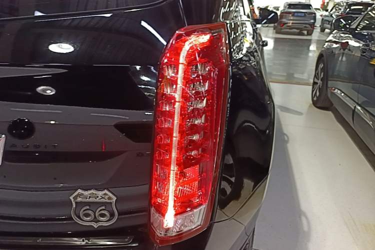 Used Cadillac SRX 2015 3.0L Elite Model Right Rear Taillight