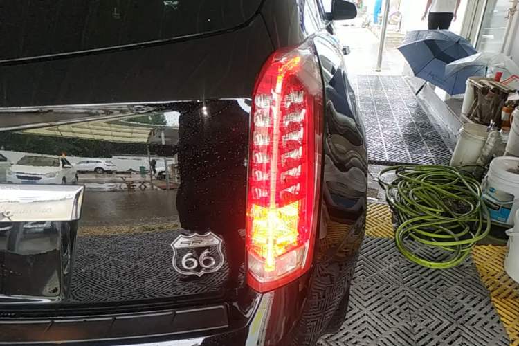 Used Cadillac SRX 2015 3.0L Luxury Model Right Rear Taillight