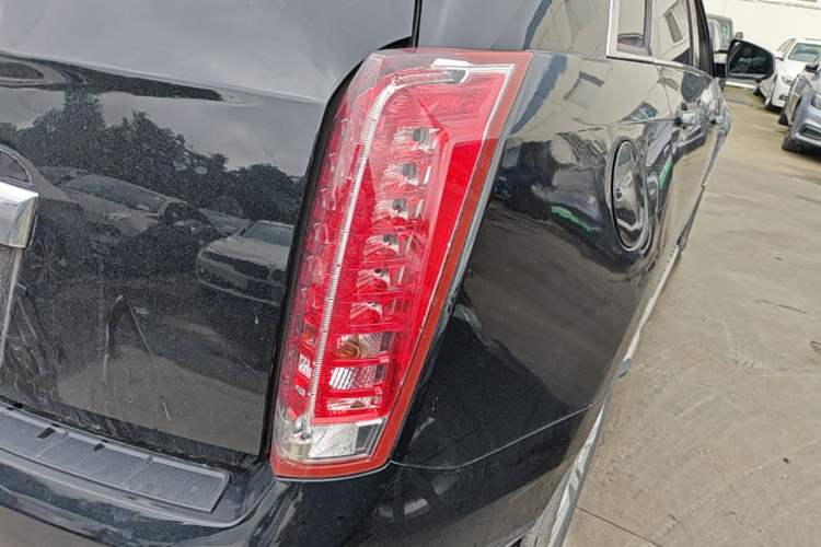 Used Cadillac SRX 2015 3.0L Comfort Version Right Rear Taillight