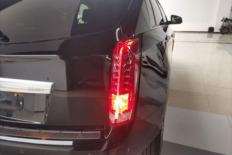 Used Cadillac SRX 2015 3.0L Elite Model Right Rear Taillight