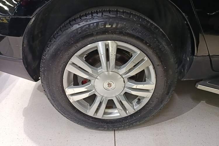 Used Cadillac SRX 2015 3.0L Elite Model Right Rear Wheel Hub