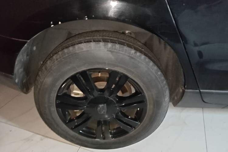 Used Cadillac SRX 2015 3.0L Elite Model Right Rear Wheel Hub