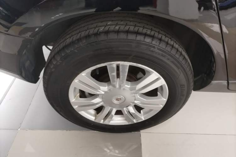 Used Cadillac SRX 2015 3.0L Elite Model Right Rear Wheel Hub
