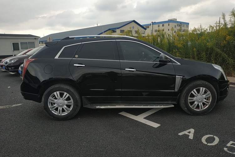 Used Cadillac SRX 2015 3.0L Elite Model Right Side