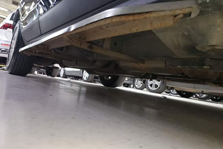 Used Cadillac SRX 2015 3.0L Elite Model Right Side Sill