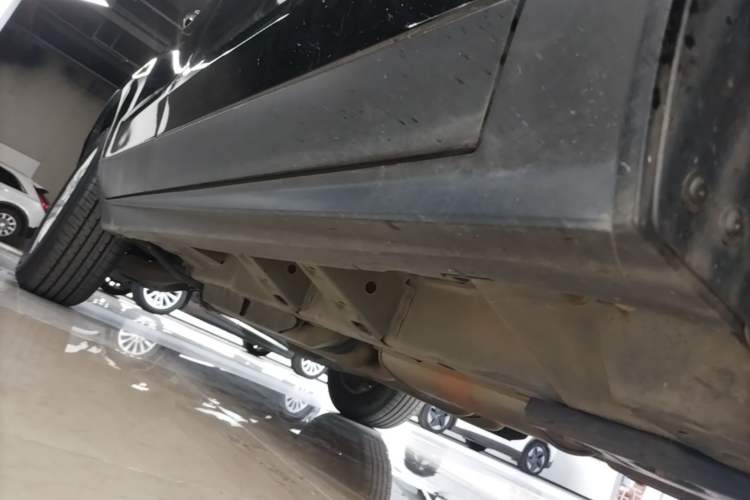 Used Cadillac SRX 2015 3.0L Elite Model Right Side Sill