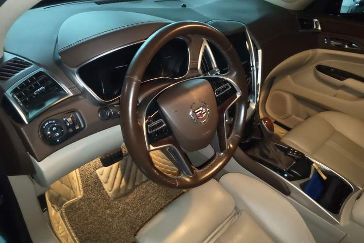 Used Cadillac SRX 2015 3.0L Elite Model Steering Wheel