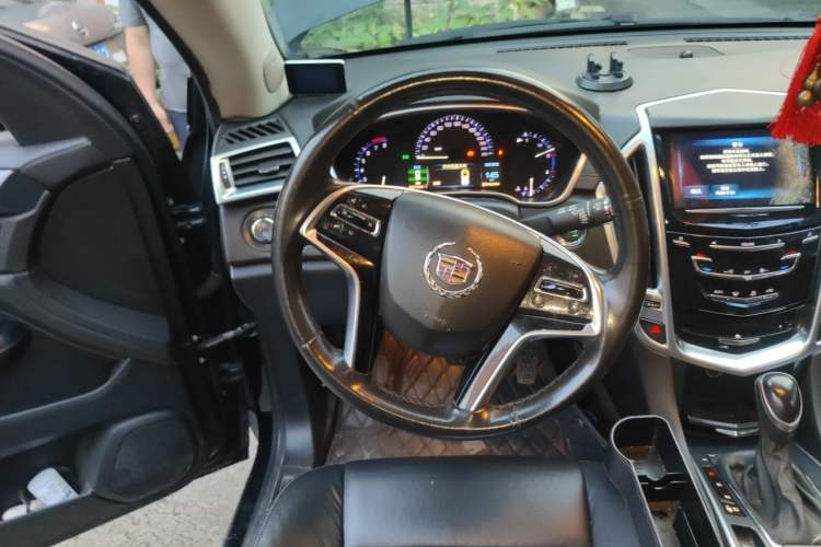 Used Cadillac SRX 2015 3.0L Comfort Version Steering Wheel