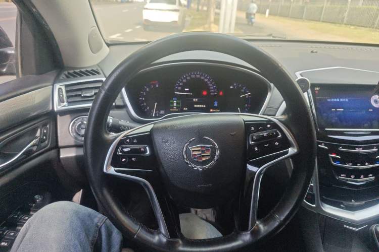 Used Cadillac SRX 2015 3.0L Comfort Version Steering Wheel