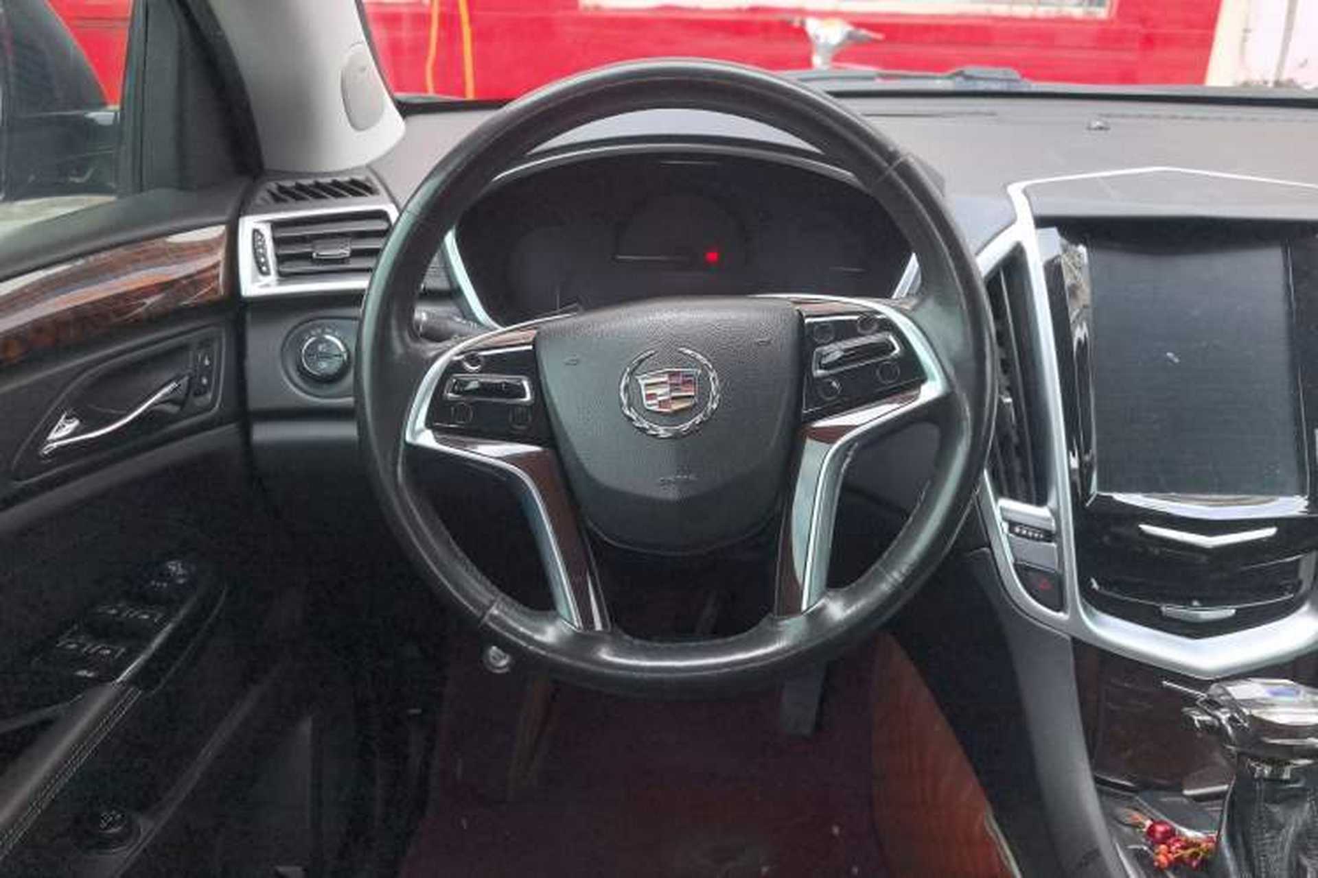 Used Cadillac SRX 2015 3.0L Elite Model Steering Wheel