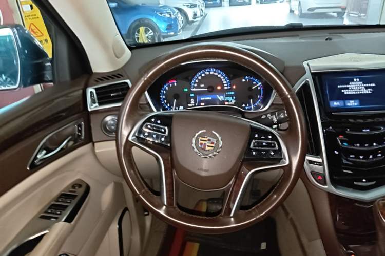 Used Cadillac SRX 2015 3.0L Elite Model Steering Wheel