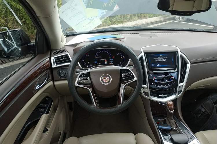 Used Cadillac SRX 2015 3.0L Elite Model Steering Wheel