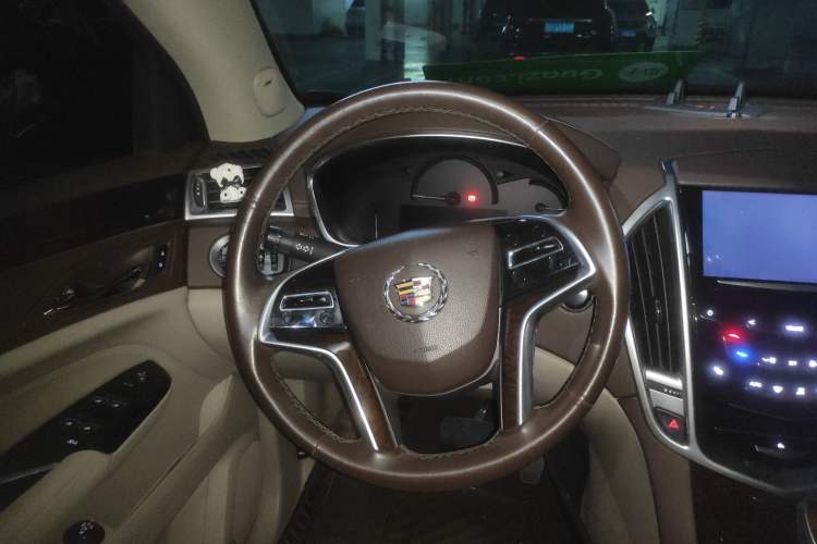 Used Cadillac SRX 2015 3.0L Elite Model Steering Wheel