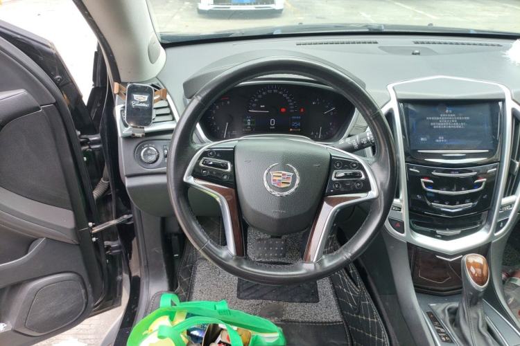 Used Cadillac SRX 2015 3.0L Elite Model Steering Wheel