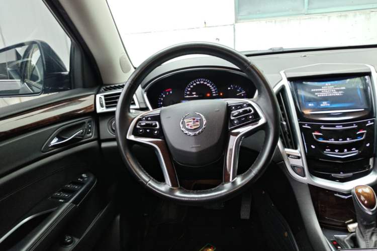 Used Cadillac SRX 2015 3.0L Elite Model Steering Wheel