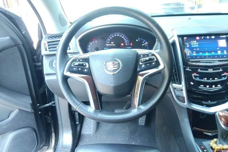 Used Cadillac SRX 2015 3.0L Elite Model Steering Wheel