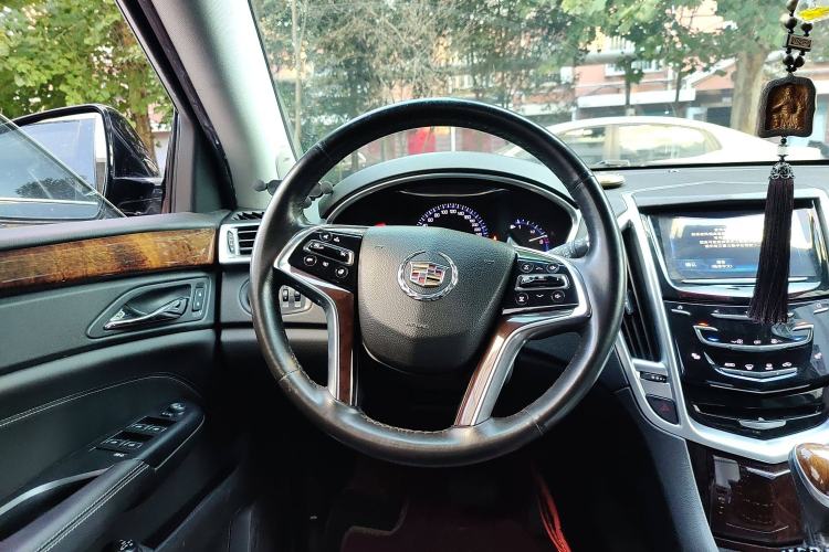 Used Cadillac SRX 2015 3.0L Elite Model Steering Wheel