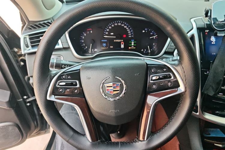 Used Cadillac SRX 2015 3.0L Elite Model Steering Wheel