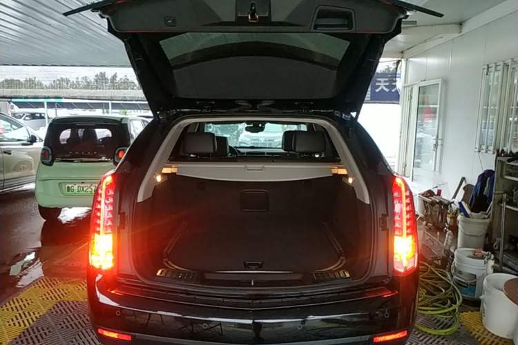 Used Cadillac SRX 2015 3.0L Leading Model Trunk