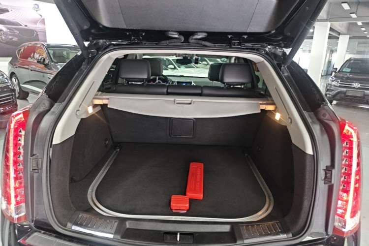 Used Cadillac SRX 2015 3.0L Elite Model Trunk