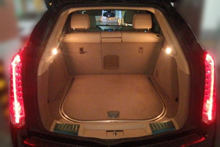 Used Cadillac SRX 2015 3.0L Elite Model Trunk
