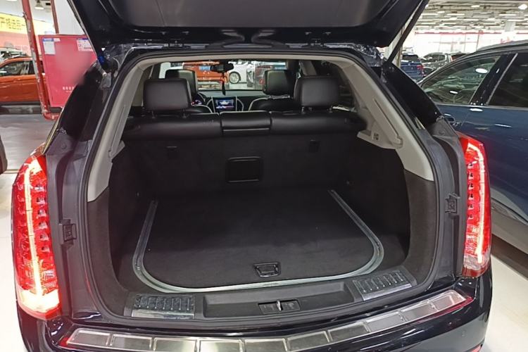 Used Cadillac SRX 2015 3.0L Elite Model Trunk
