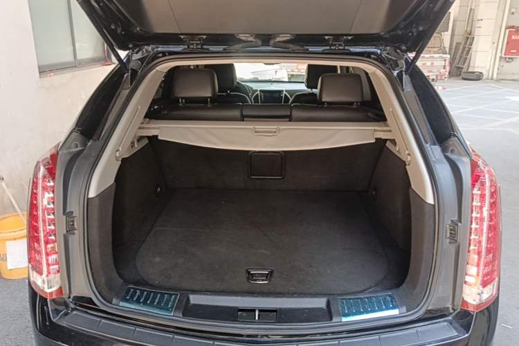 Used Cadillac SRX 2015 3.0L Comfort Version Trunk