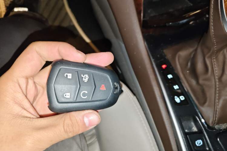 Used Cadillac SRX 2015 3.0L Elite Model Vehicle Key