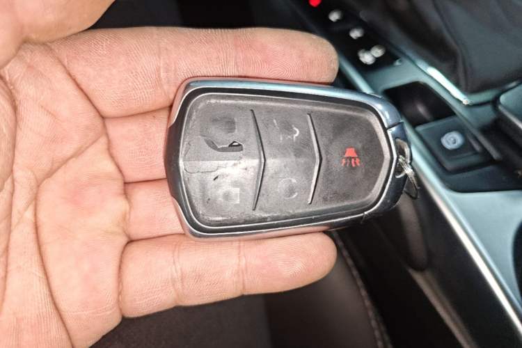 Used Cadillac SRX 2015 3.0L Elite Model Vehicle Key