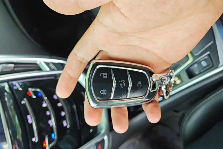 Used Cadillac SRX 2015 3.0L Comfort Version Vehicle Key