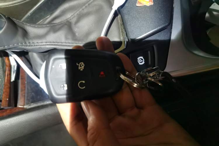 Used Cadillac SRX 2015 3.0L Elite Model Vehicle Key