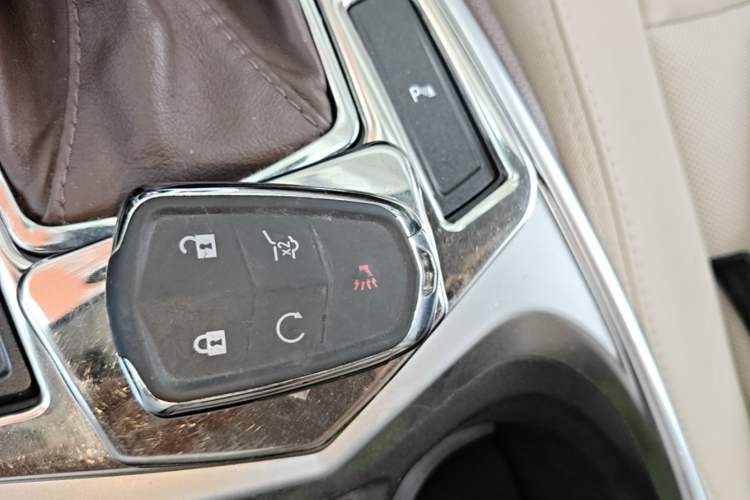Used Cadillac SRX 2015 3.0L Elite Model Vehicle Key