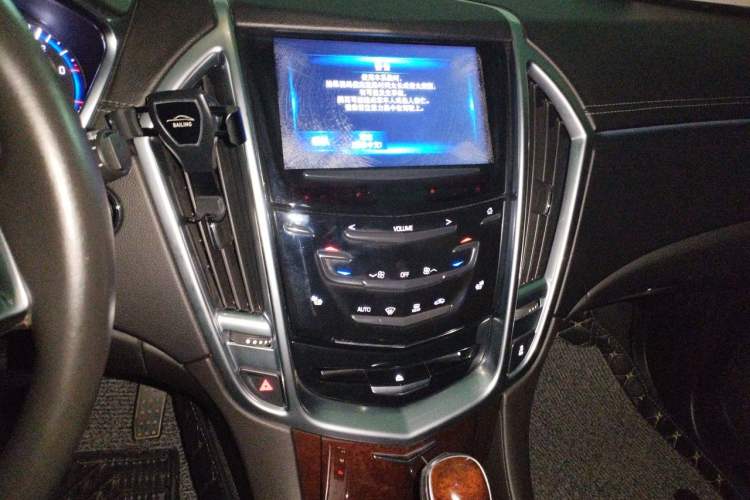 Used Cadillac SRX 2015 3.0L Elite Model Audio And AC Panel