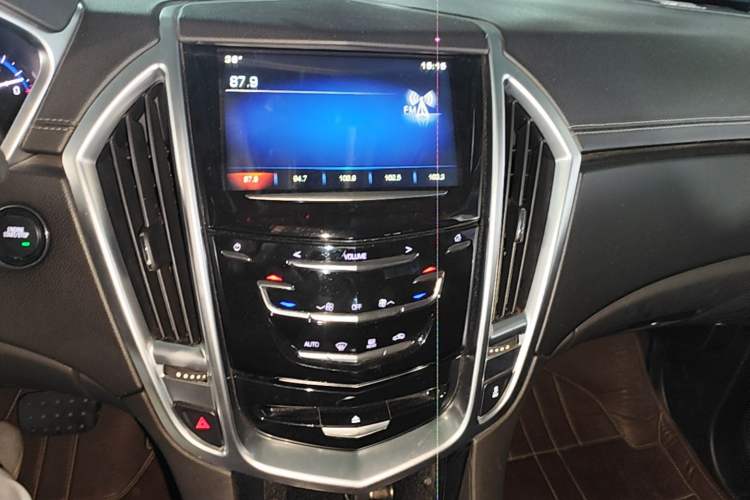 Used Cadillac SRX 2015 3.0L Comfort Version Audio And AC Panel