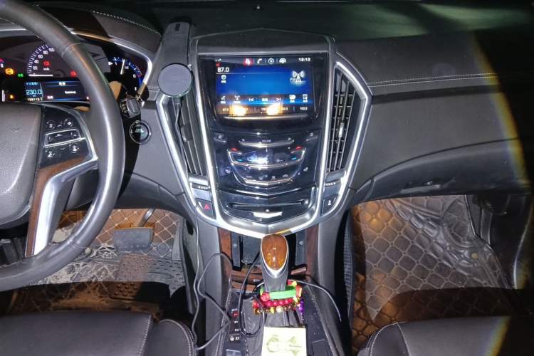 Used Cadillac SRX 2015 3.0L Elite Model Audio And AC Panel