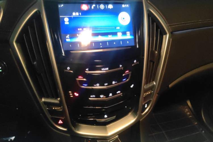 Used Cadillac SRX 2015 3.0L Elite Model Audio And AC Panel