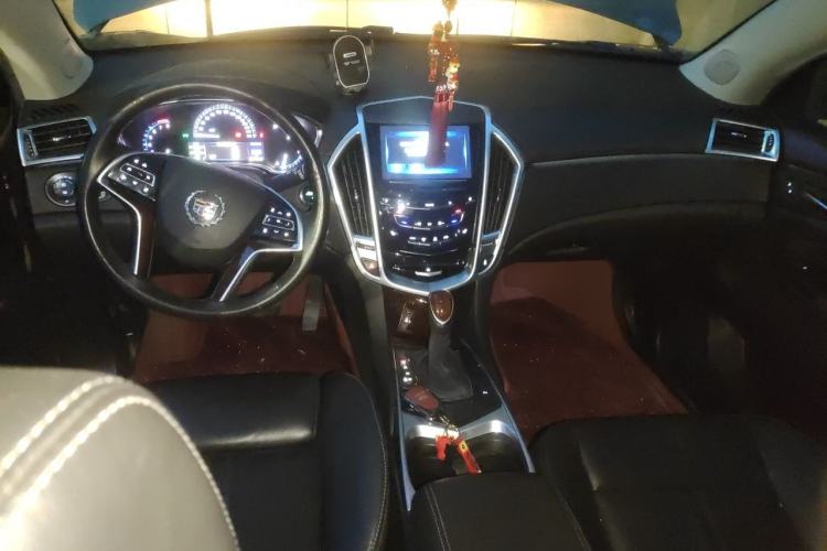 Used Cadillac SRX 2015 3.0L Elite Model Center Console