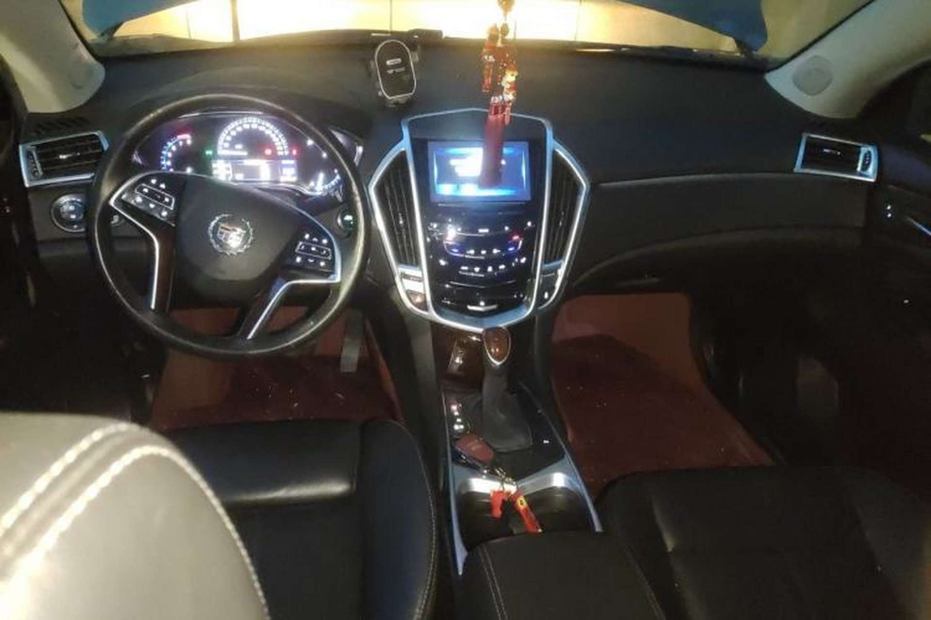 Used Cadillac SRX 2015 3.0L Elite Model Center Console