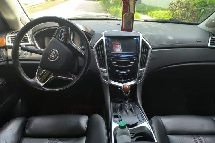 Used Cadillac SRX 2015 3.0L Elite Model Center Console