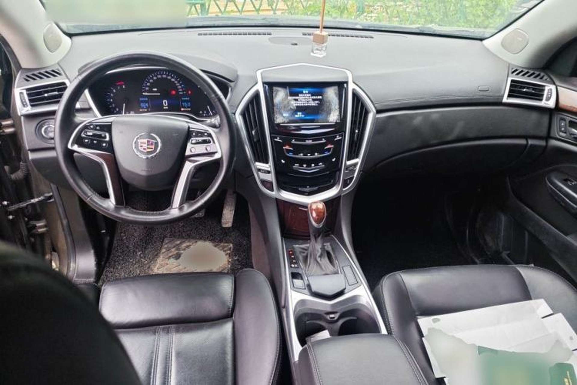 Used Cadillac SRX 2015 3.0L Elite Model Center Console